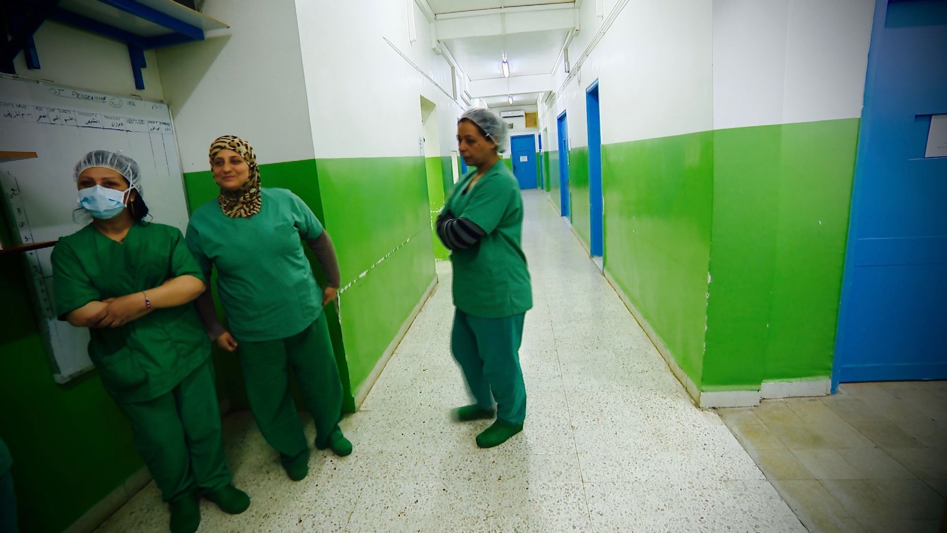 Les infirmières de l'hôpital d'Hassaké, nous donnent leur ressenti dans les couloirs du quartier opératoire