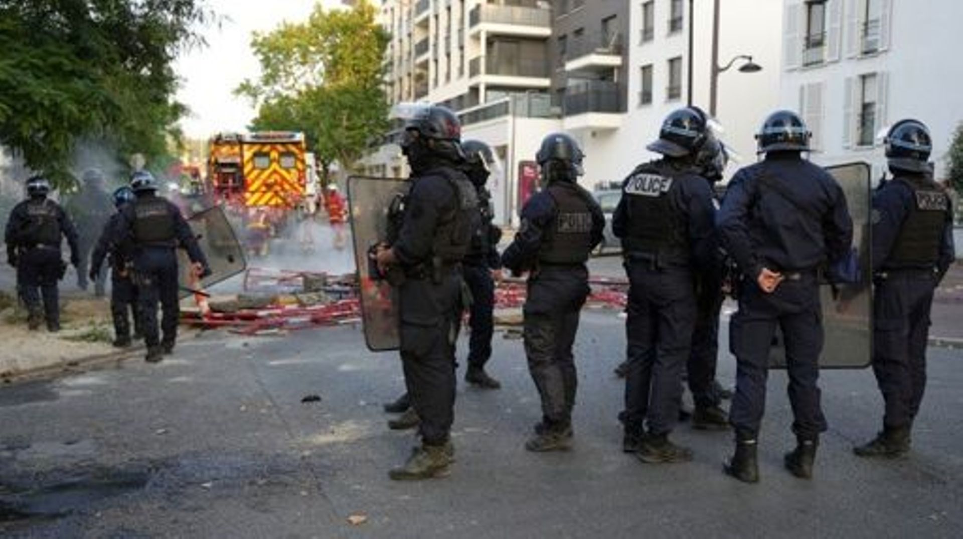 France : violences urbaines à Nanterre après la mort d'un jeune tué par un tir de police - rtbf.be