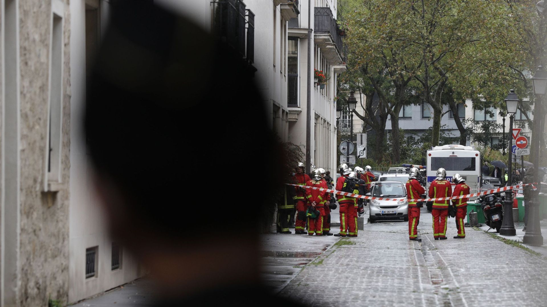 Les enquêteurs s'interrogent sur l'identité réelle de l'assaillant de l'attaque à Paris
