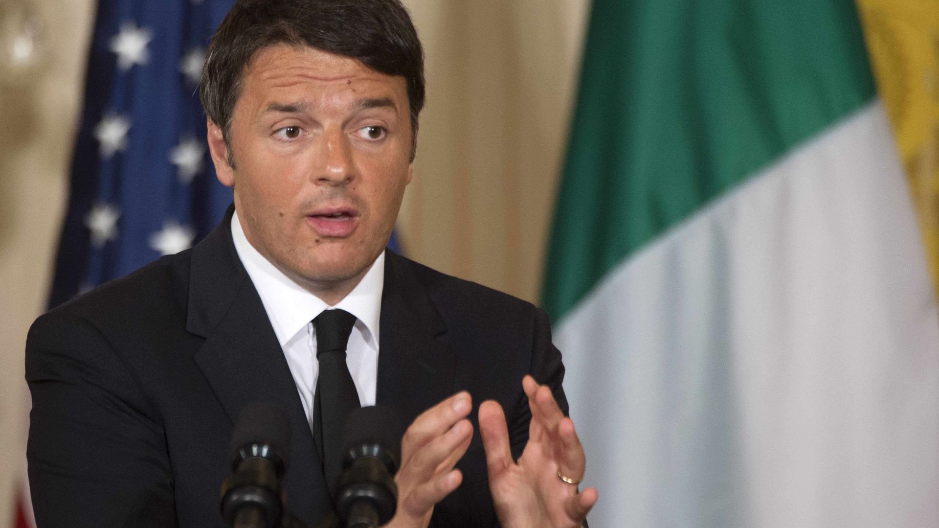Matteo Renzi a confirmé lors d'une conférence de presse que 24 membres d'un réseau de passeurs avaient été arrêtés lundi matin.