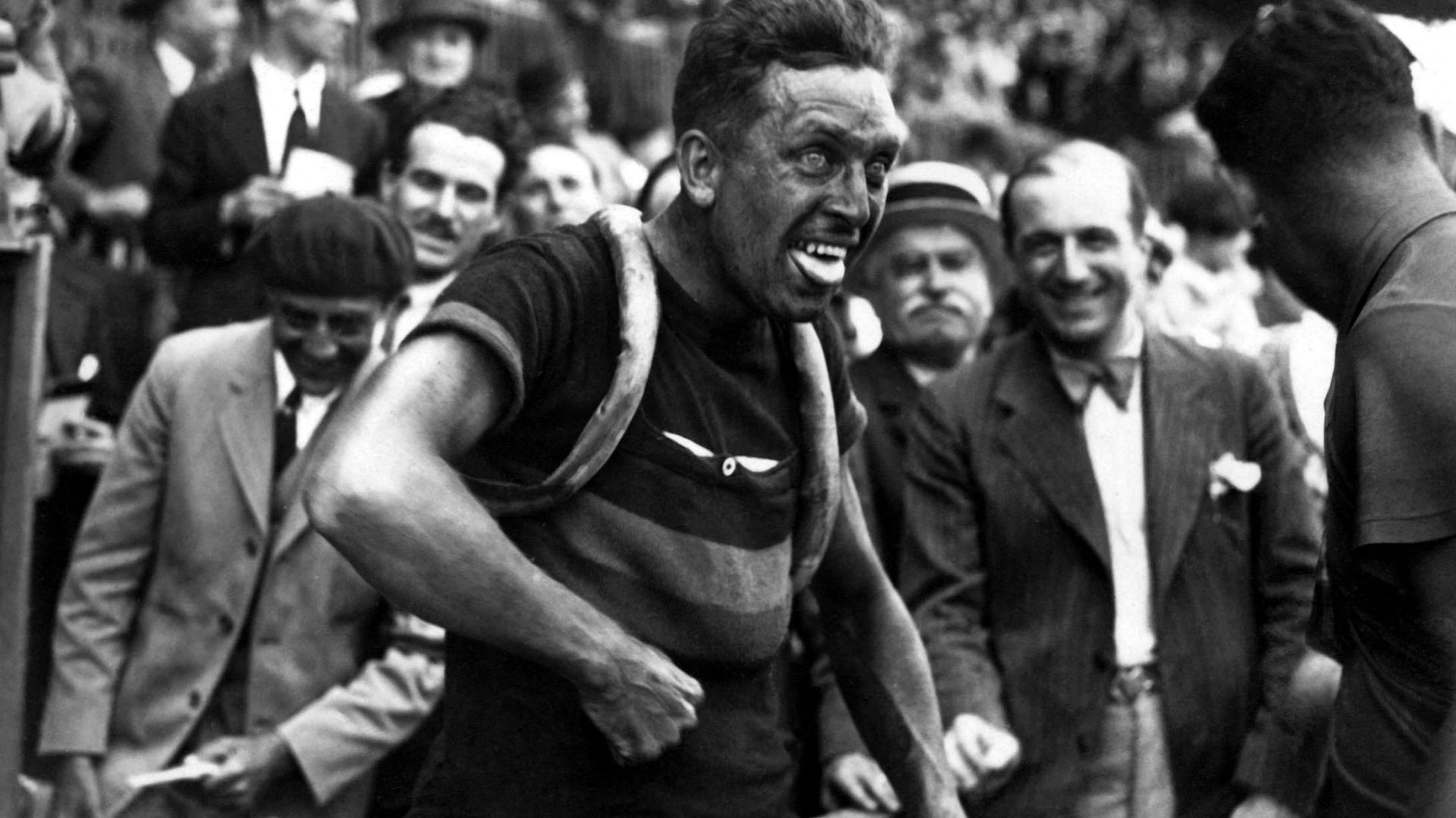 Jean Aerts après une victoire sur le Tour de France 1933.
