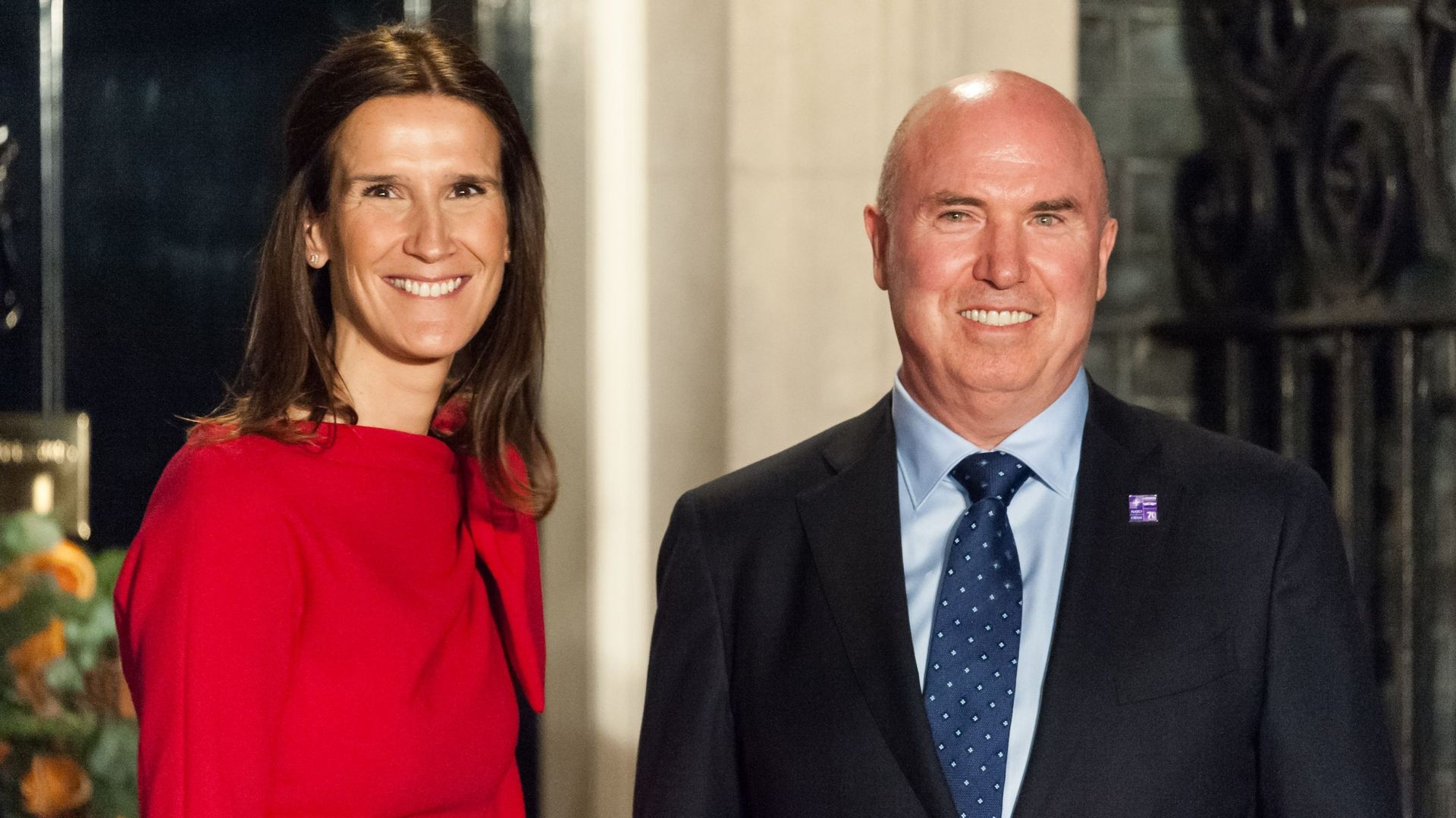 Sophie Wilmès et son mari, Christopher Stone, lors d’une réception à Downing Street, la résidence du Premier ministre britannique, en décembre 2019.