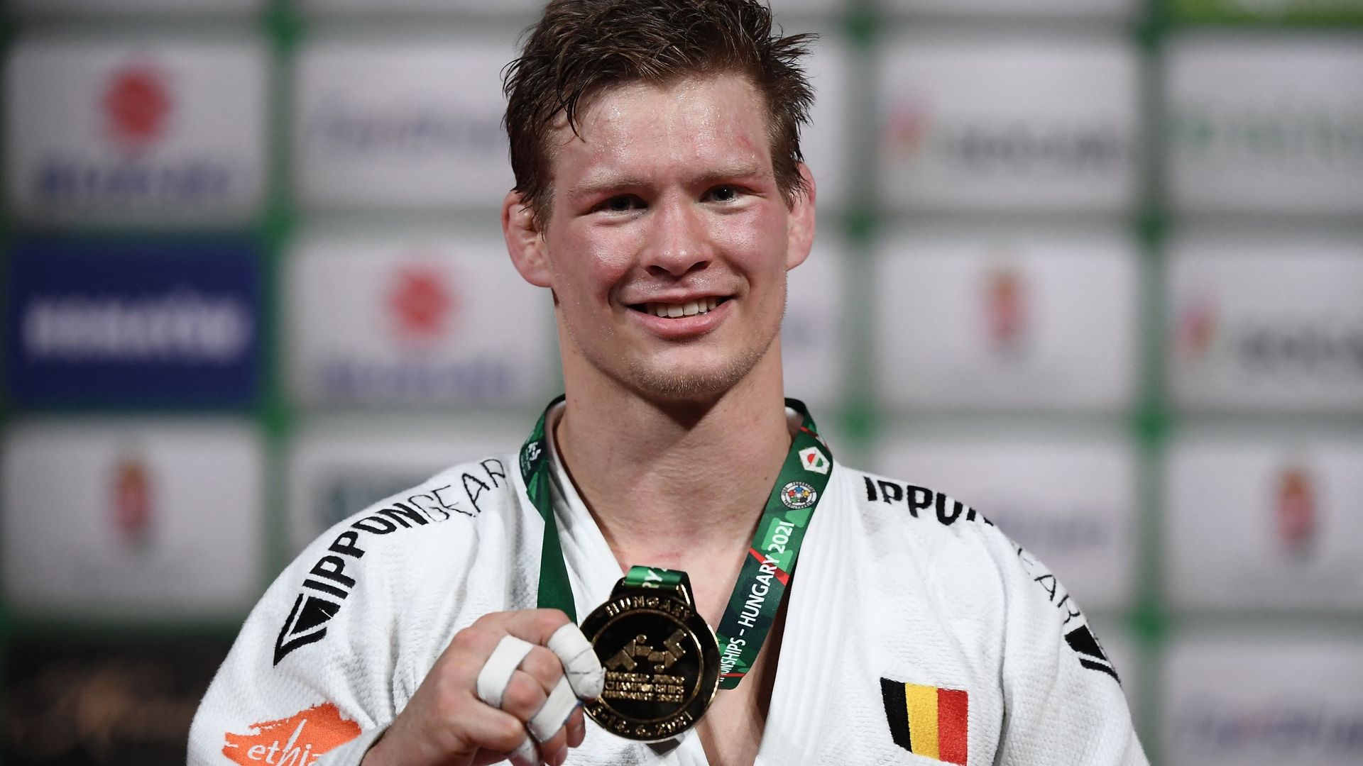 Matthias Casse devient à Budapest le 1er judoka belge masculin à décrocher le titre de champion du monde