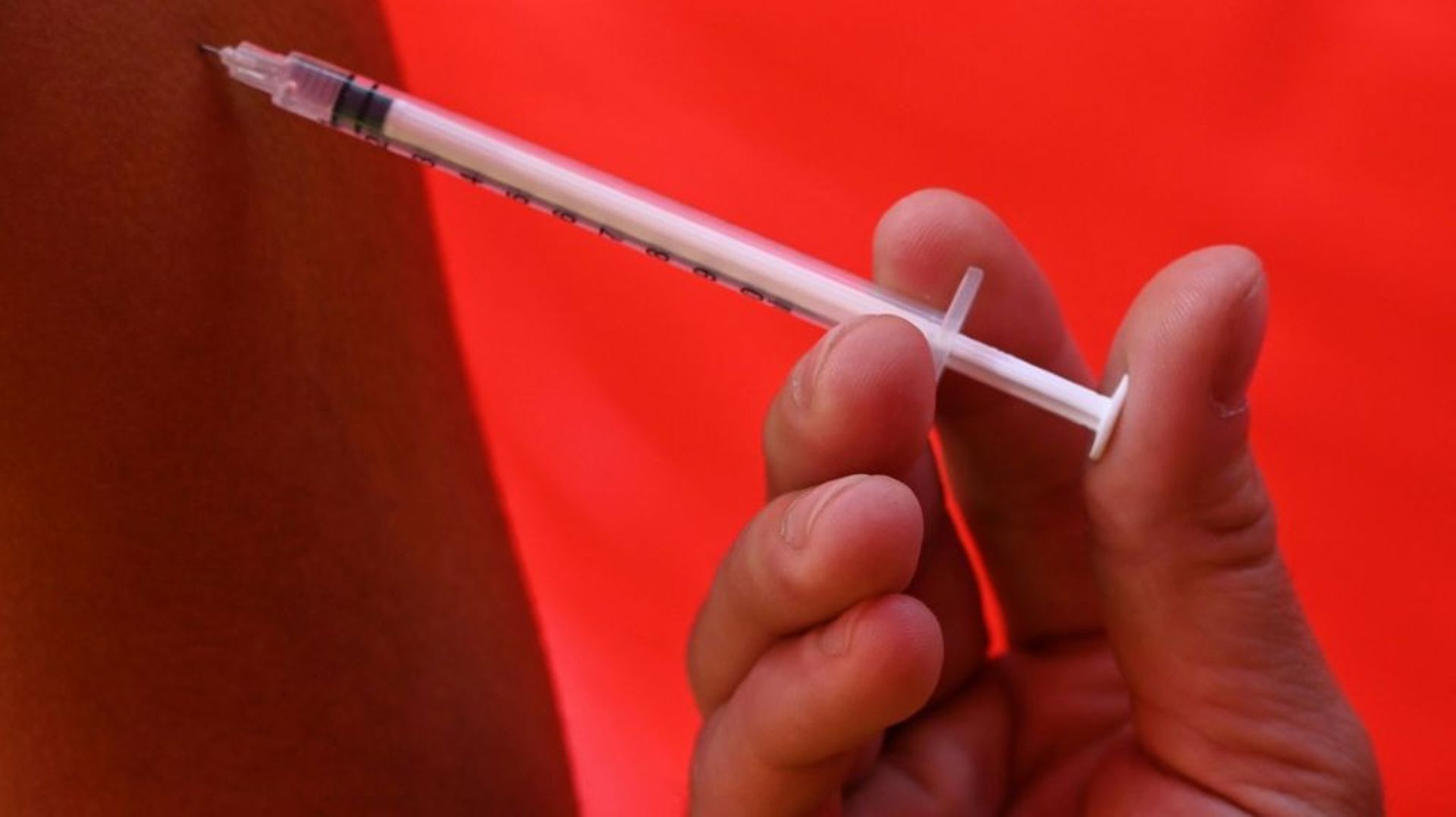 Face aux cas de variole du singe, la Haute autorité de Santé recommande de vacciner les adultes ayant eu un contact à risque avec un malade