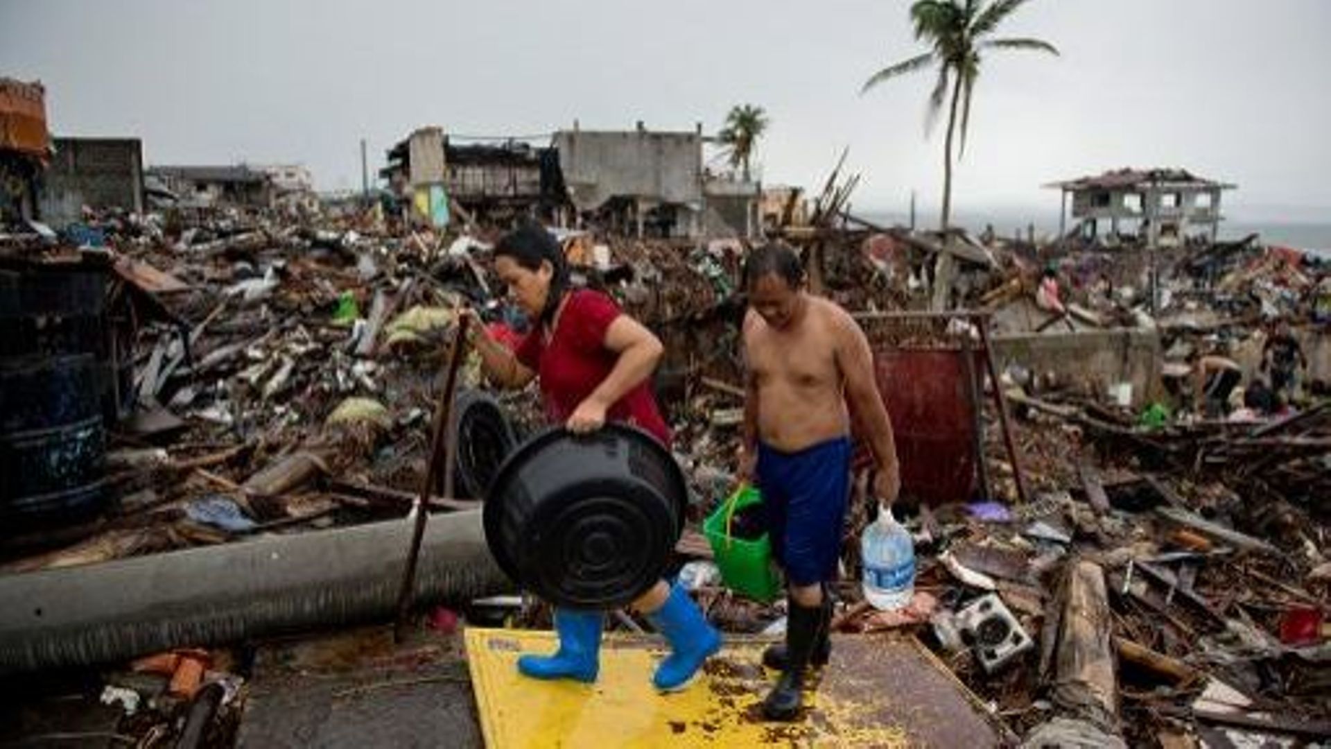 Philippines: le typhon Haiyan a fait plus de 5200 morts 