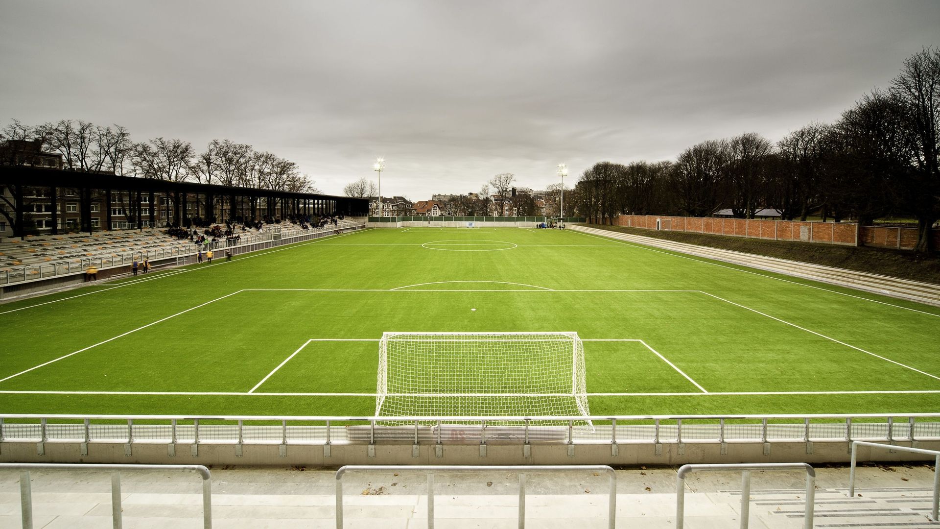 Le Stade du Crossing de Schaerbeek va enfin retrouver des joueurs et du public ce week-end. A découvrir dans ACFF actu. 