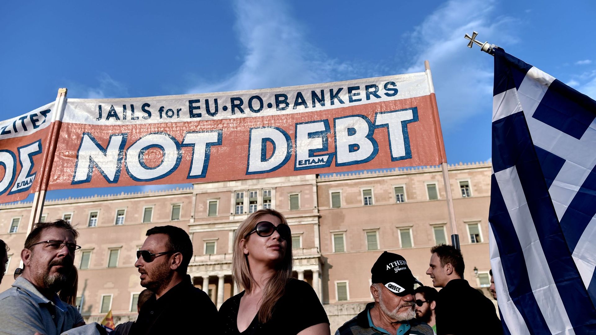 Référendum grec: l'UE met la pression pour le "oui", Athènes relativise