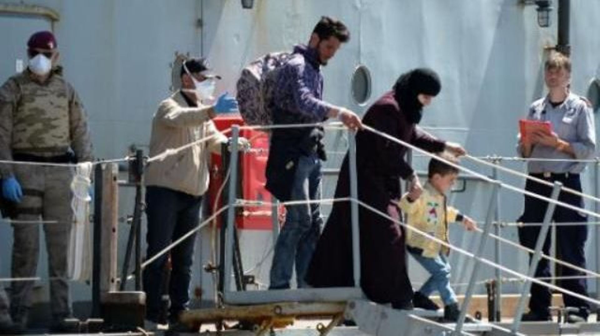 Plus de 5000 migrants secourus depuis vendredi en Méditerranée - RTBF Actus