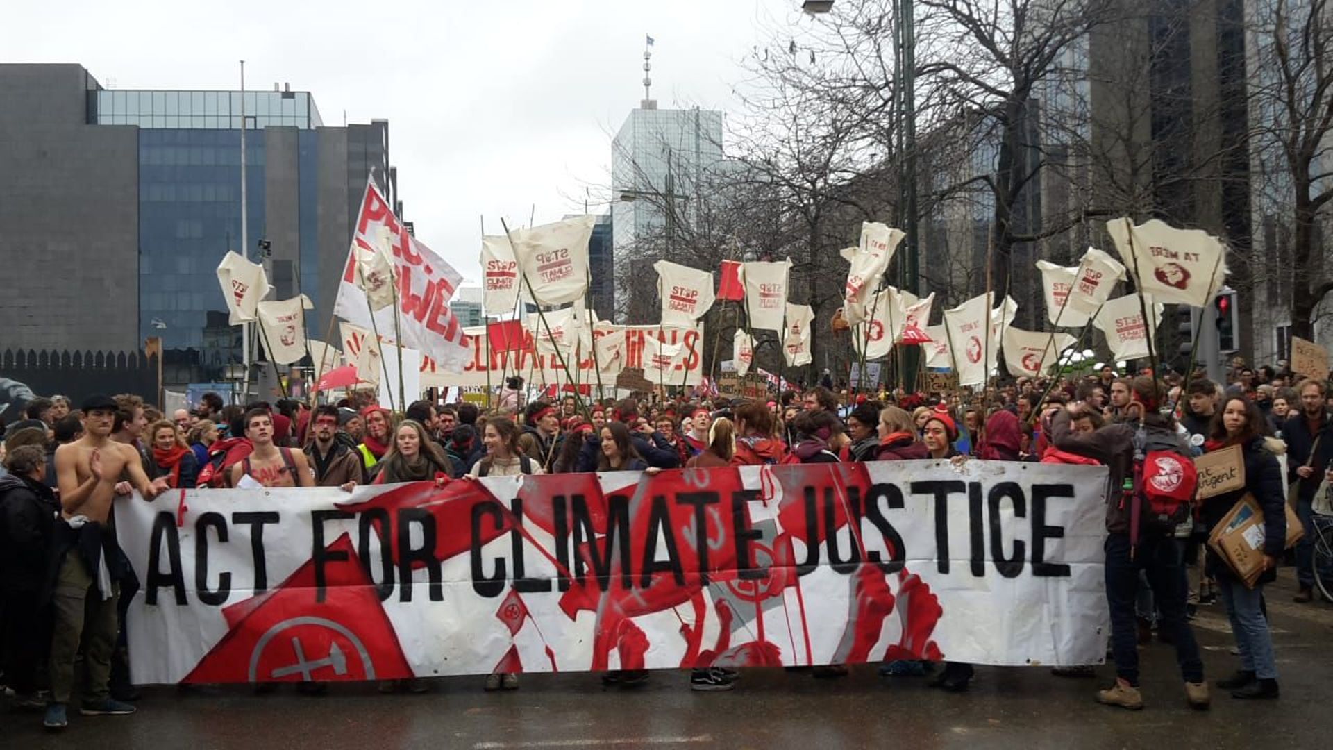Changement climatique: ces activistes qui appellent à la désobéissance civile