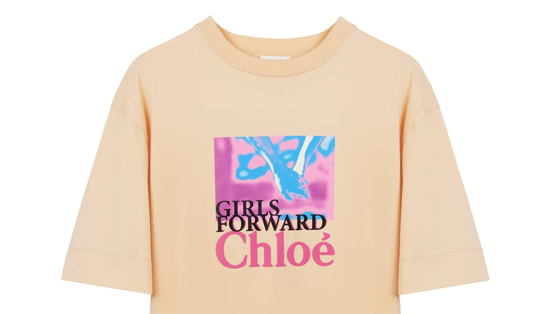 Le T-shirt "Girls Forward" de Chloé pour soutenir les programmes de l'Unicef en faveur de l'égalité des sexes.