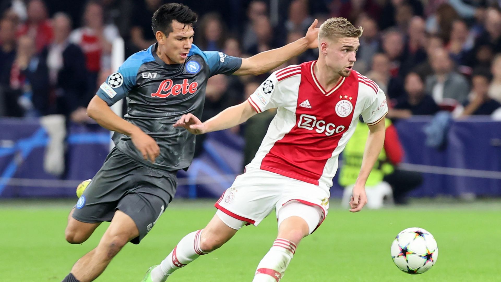 Lozano et Naples auront étouffé l’Ajax de Taylor.