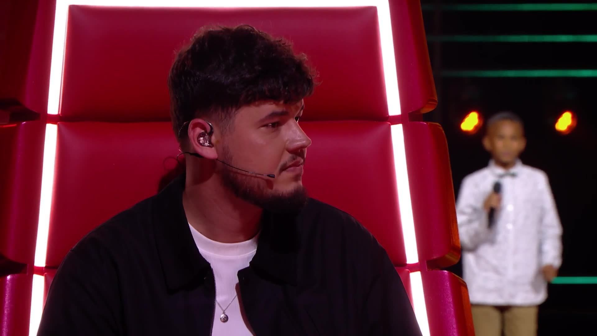 Exclusivité The Voice Kids : Roméo, 10 ans, un des ovnis de cette première soirée de blinds