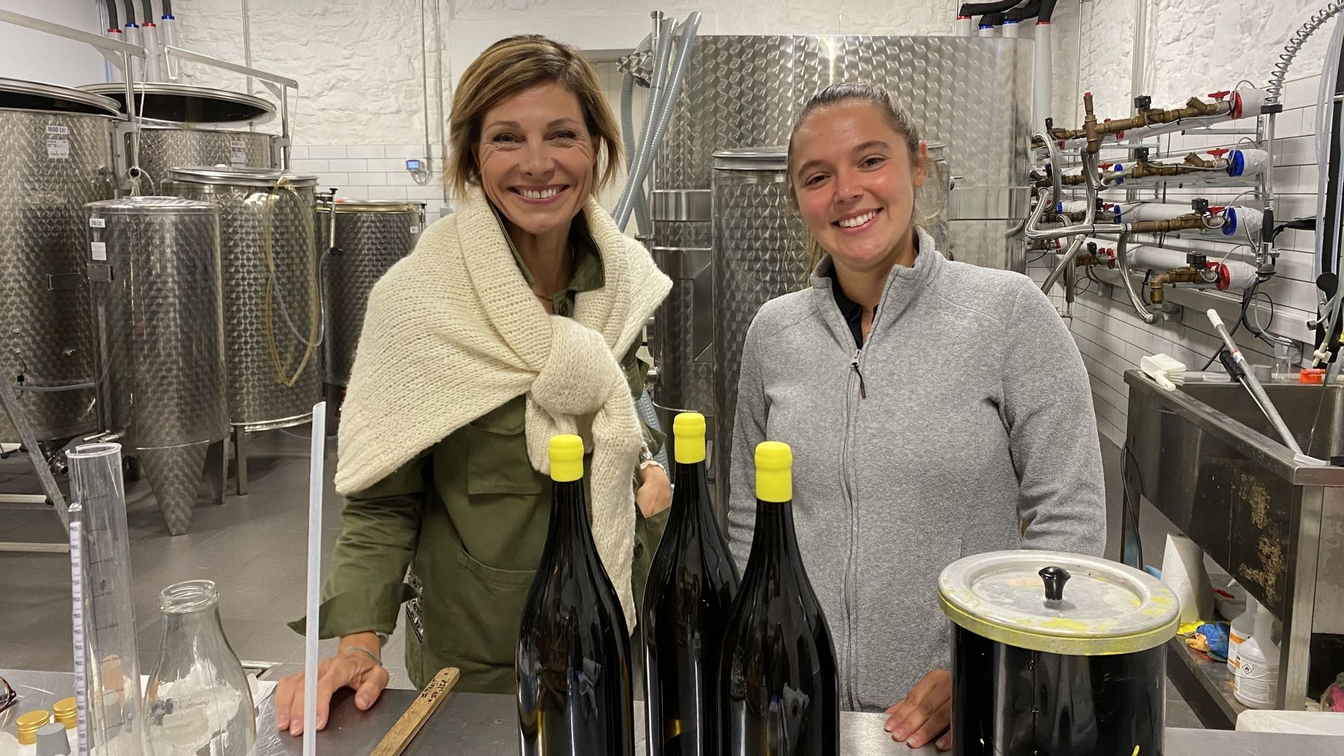 Armelle découvre le processus de fabrication du vin