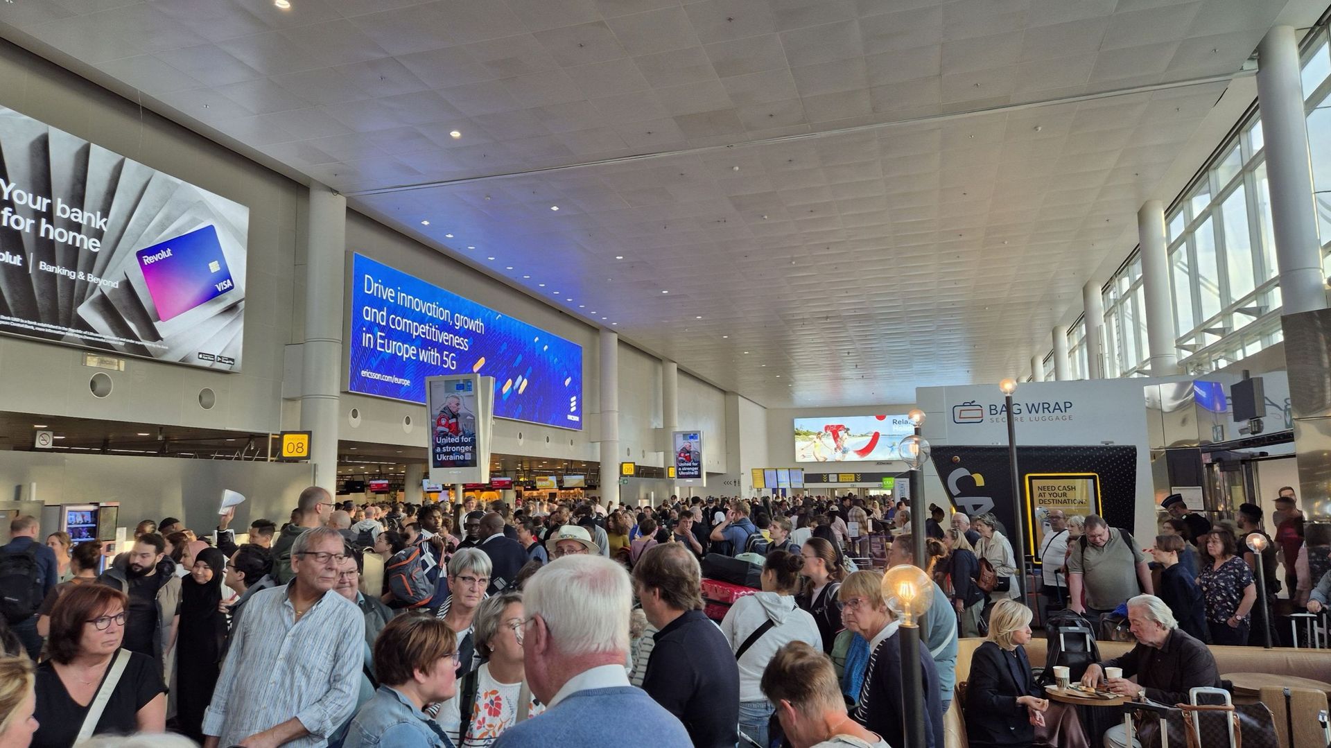 Cyberattaque à Brussels Airport : vols annulés, bagages perdus... quels sont les droits des passagers ?
