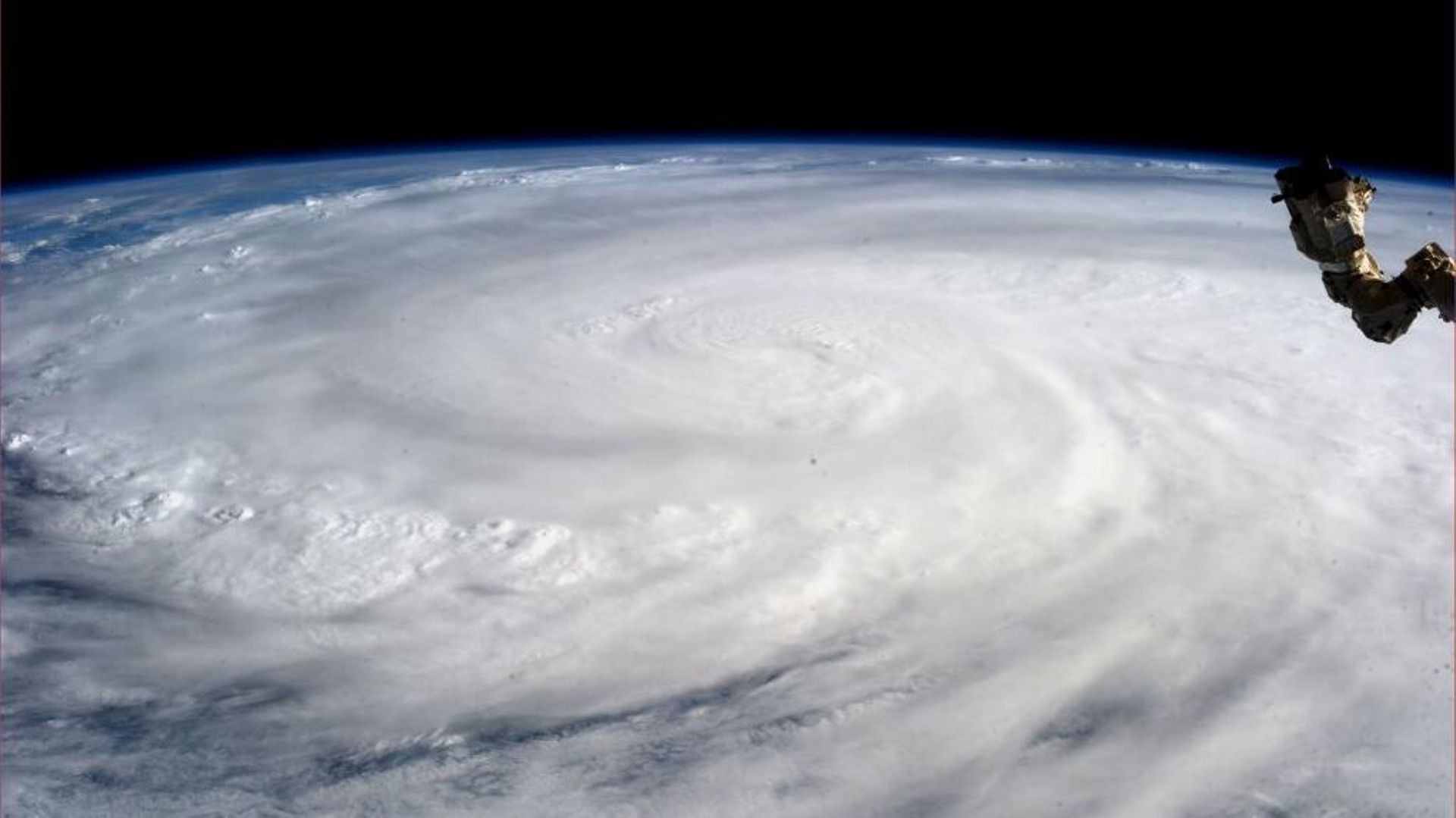 Haiyan, affaibli, frappe le Vietnam puis la Chine