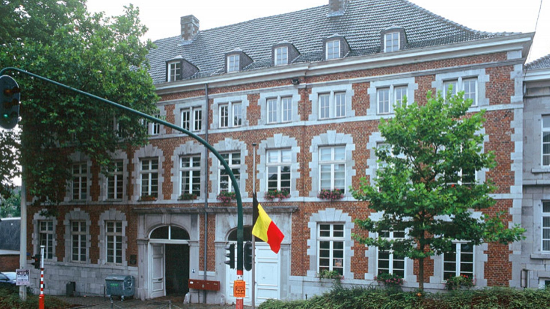 Les archives de l'État quitteront bientôt le bâtiment mis à disposition par la ville d'Eupen (photo), qu'elles occupent depuis 1989, pour rejoindre l'ancien Parlement.