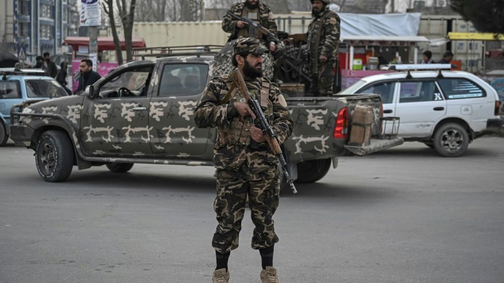 Des talibans en patrouille à Kaboul, le 21 janvier 2022 en Afghanistan