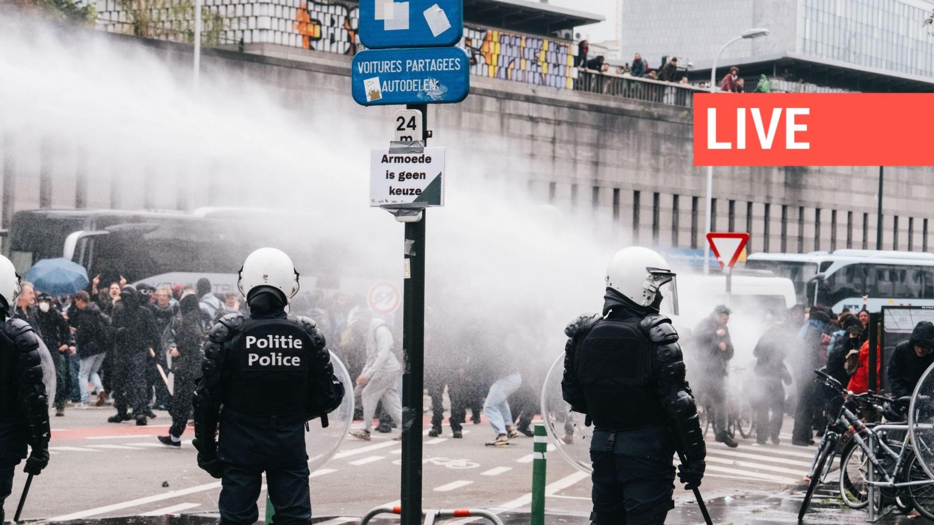 Direct – Manifestation nationale : la police fait usage de canons à eau, plusieurs dizaines d'interpellations