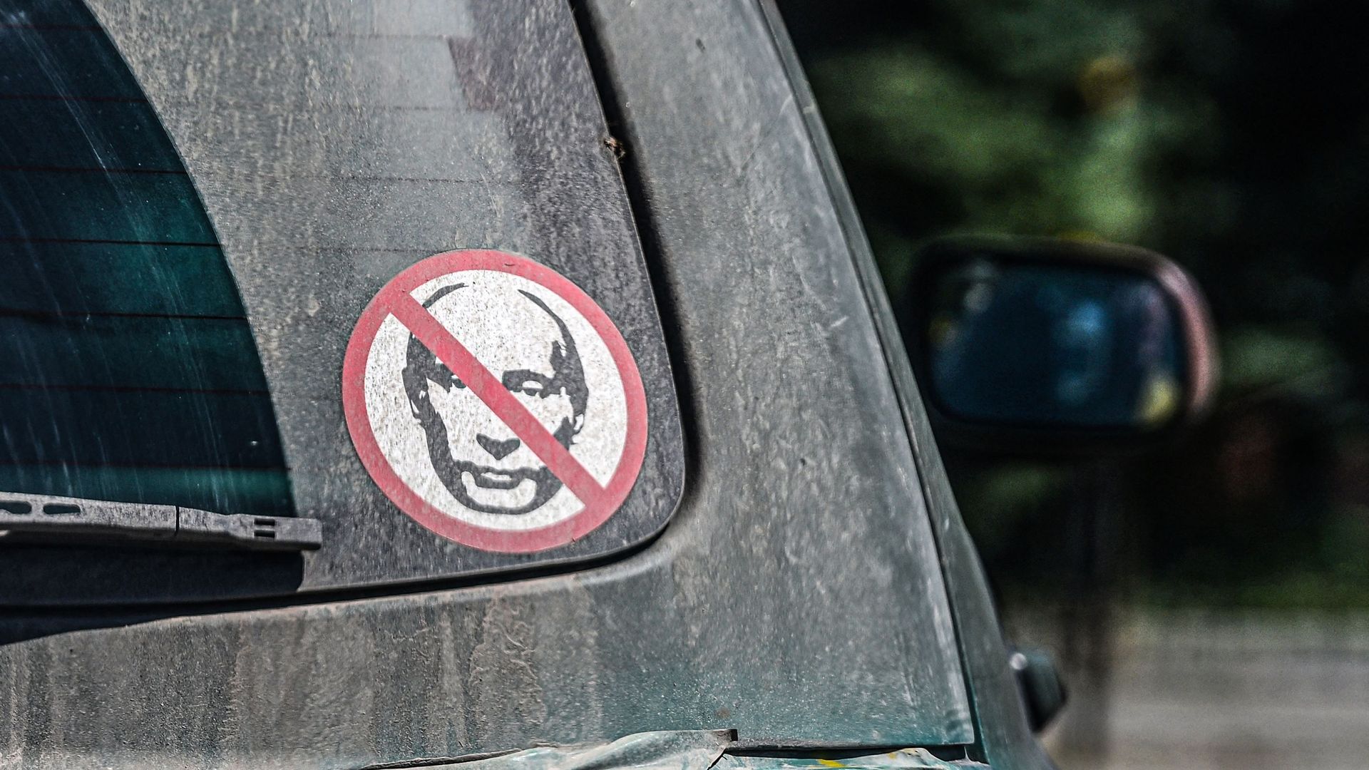 Autocollant contre Vladimir Poutine à l’arrière d’une voiture à Kramatorsk, le 15 juillet (illustration).