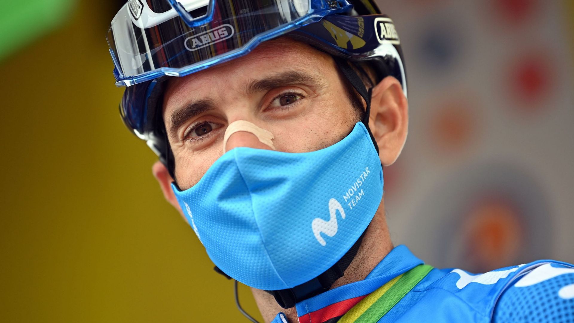 Alejandro Valverde va bientôt avoir 42 ans. Un âge où la plupart des cyclistes professionnels sont déjà à la retraite. Mais pas le coureur espagnol qui roulera une dernière saison dans le peloton avec le maillot de la Movistar.