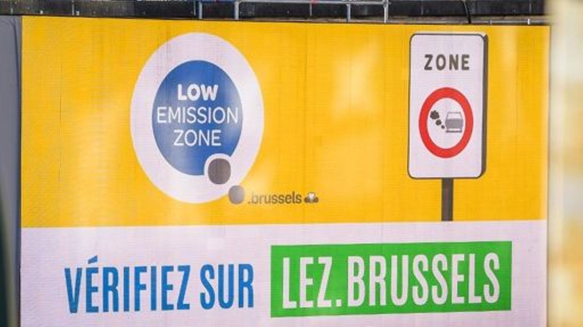Illustration picture shows an information sign on the 'low emission zone' in Brussels, Monday 30 December 2019. High polluting vehicles are banned from entering Brussels. BELGA PHOTO LAURIE DIEFFEMBACQ