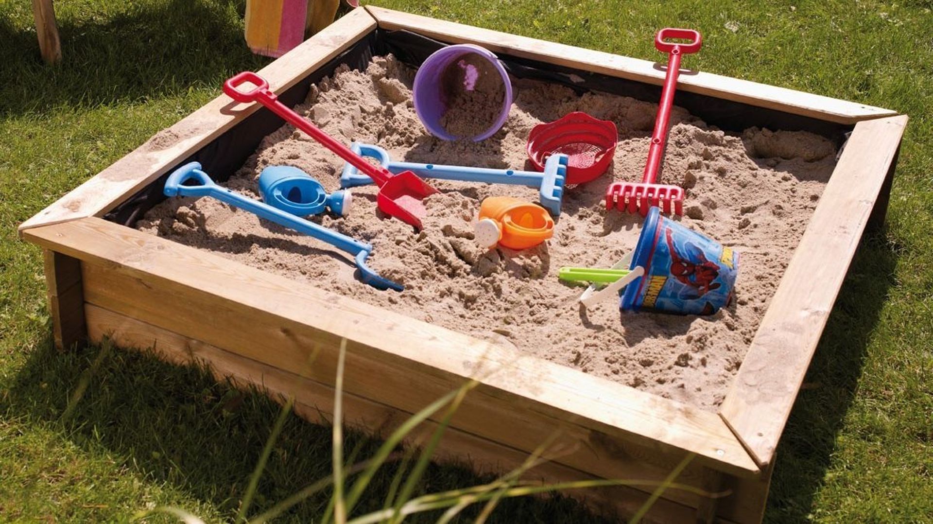 Et si on installait un bac à sable pour vos enfants? 