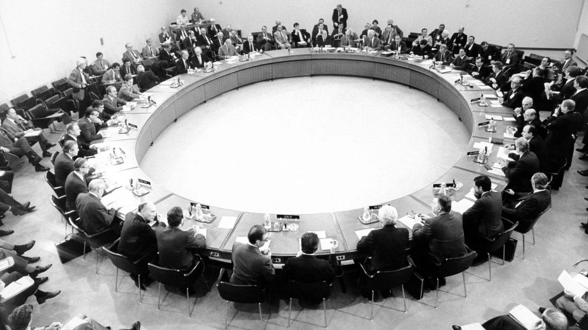 L'Otan en réunion à Bruxelles en 1990