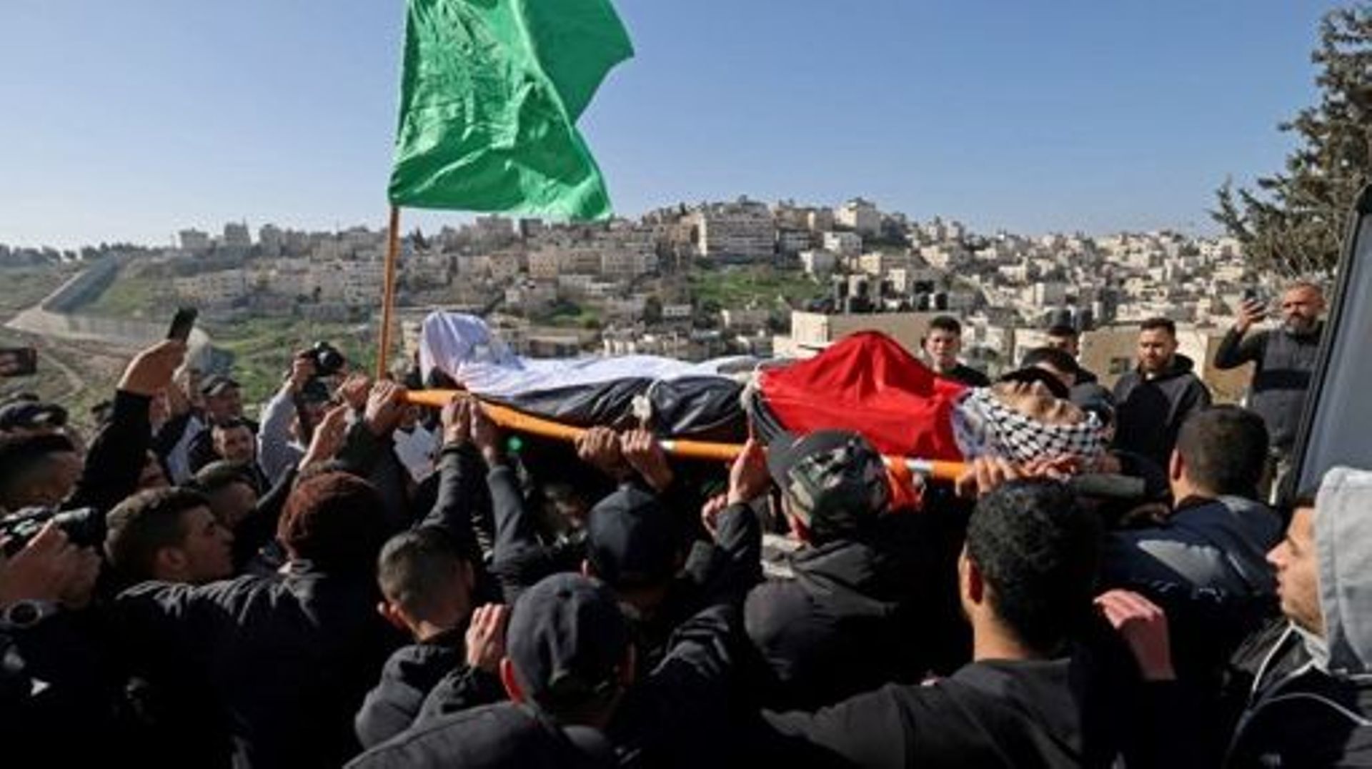 Israël frappe le Liban et Gaza après des tirs de roquettes contre son territoire