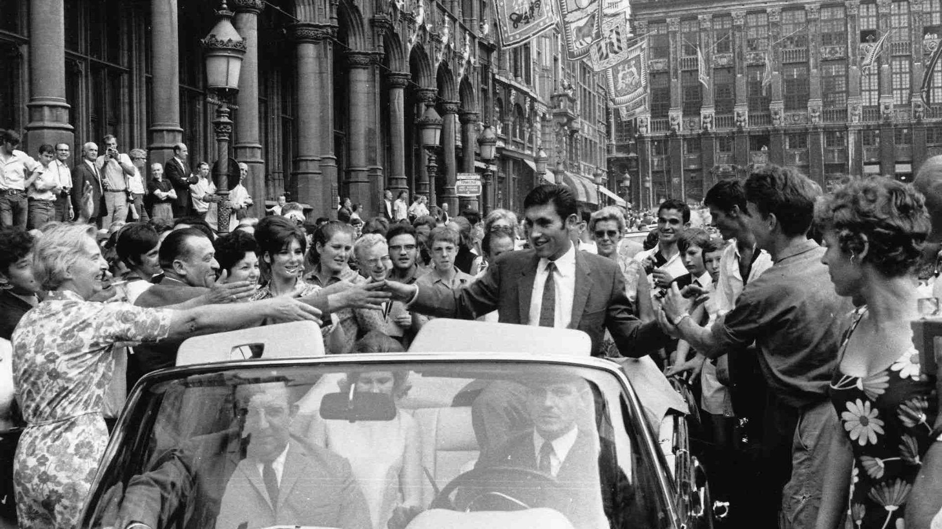 Eddy Merckx sur la Grand-Place de Bruxelles le 21 juillet 1969.
