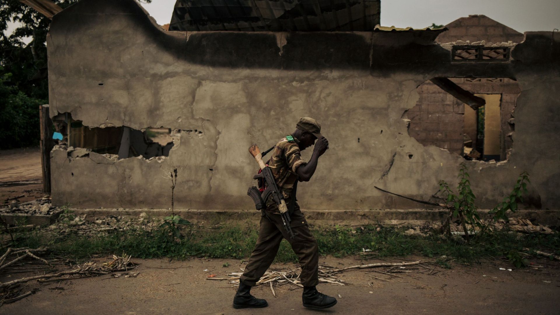 RDC: 21 militaires et policiers jugés pour viol dans l'est