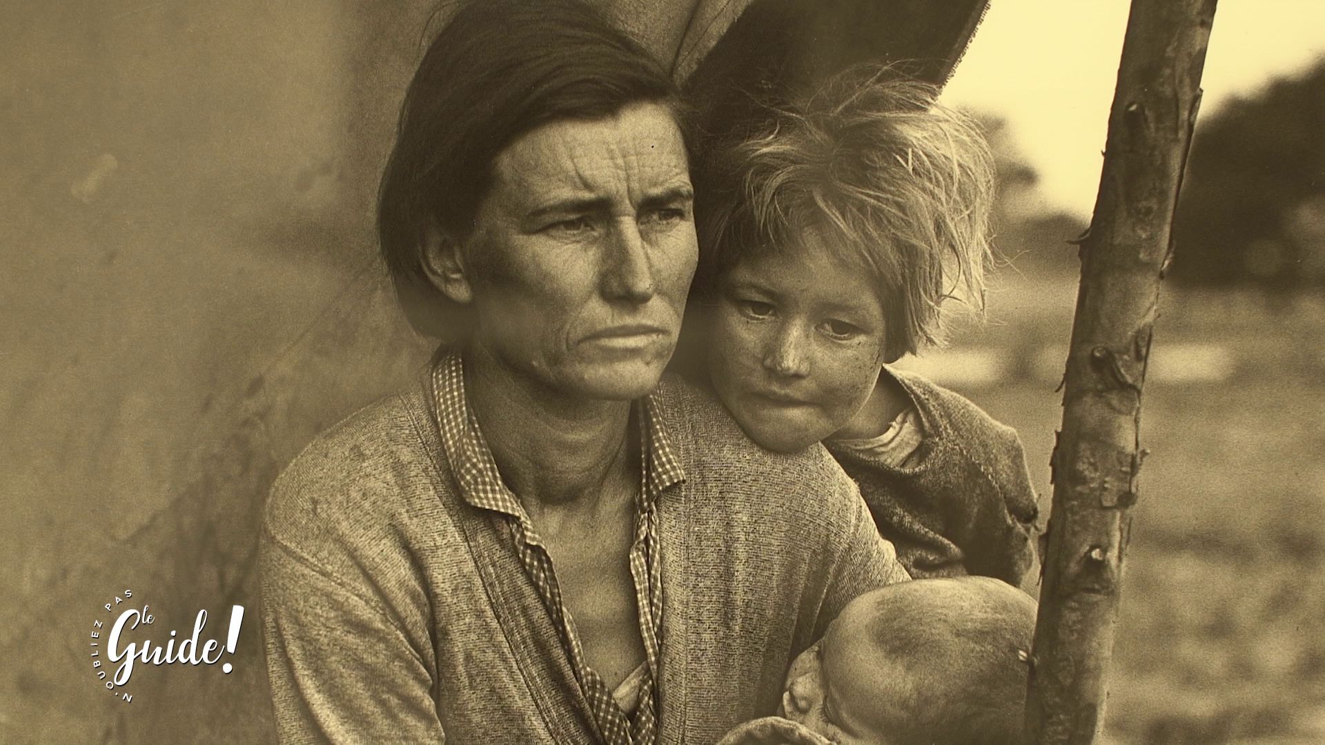 Photographie de Dorothea Lange : une mère de famille et ses enfants dans l'Amérique en crise des années 30.
