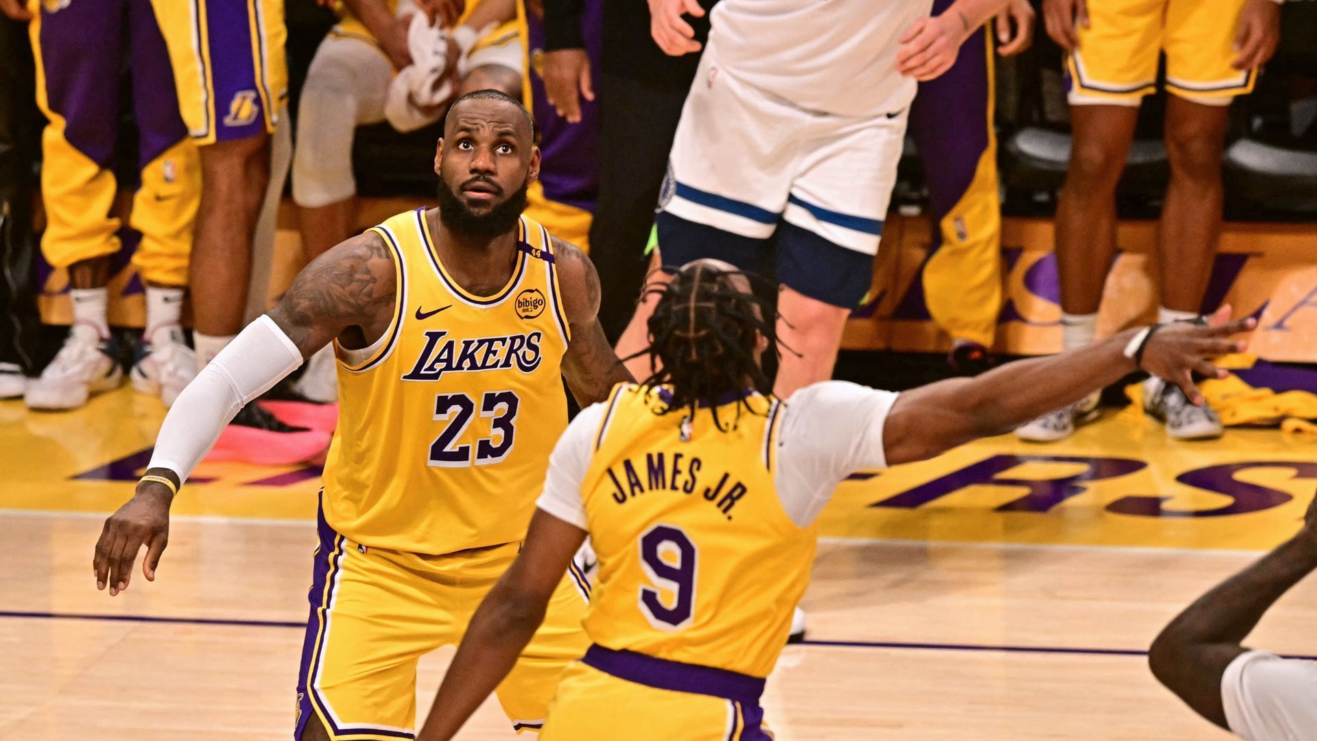 レブロンとブロニー・ジェームスにとって初めて、ボストンがニューヨークを破る：NBAシーズン開幕