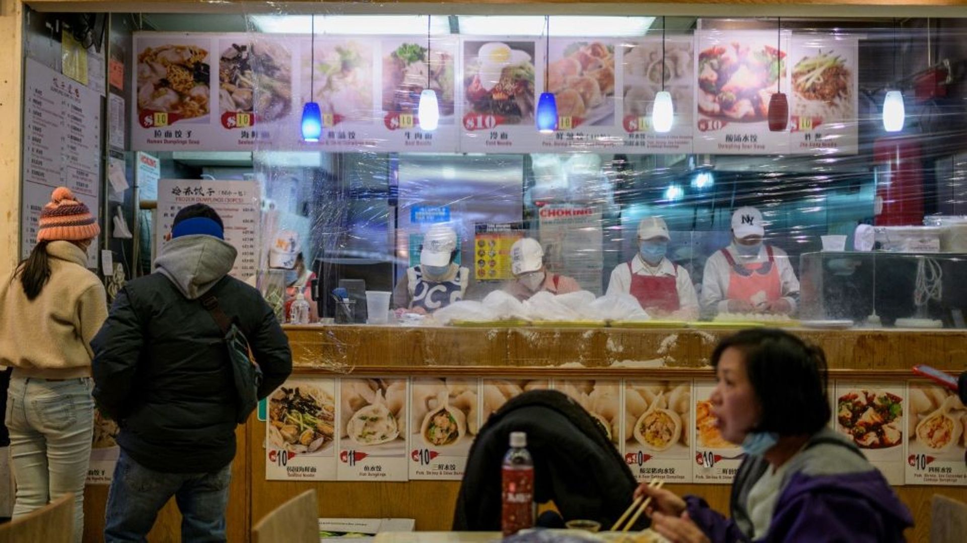 Un établissement de dumpling et noodles chinois et sud-coréens dans l'arrondissement du Queens à New York, le 27 janvier 2022