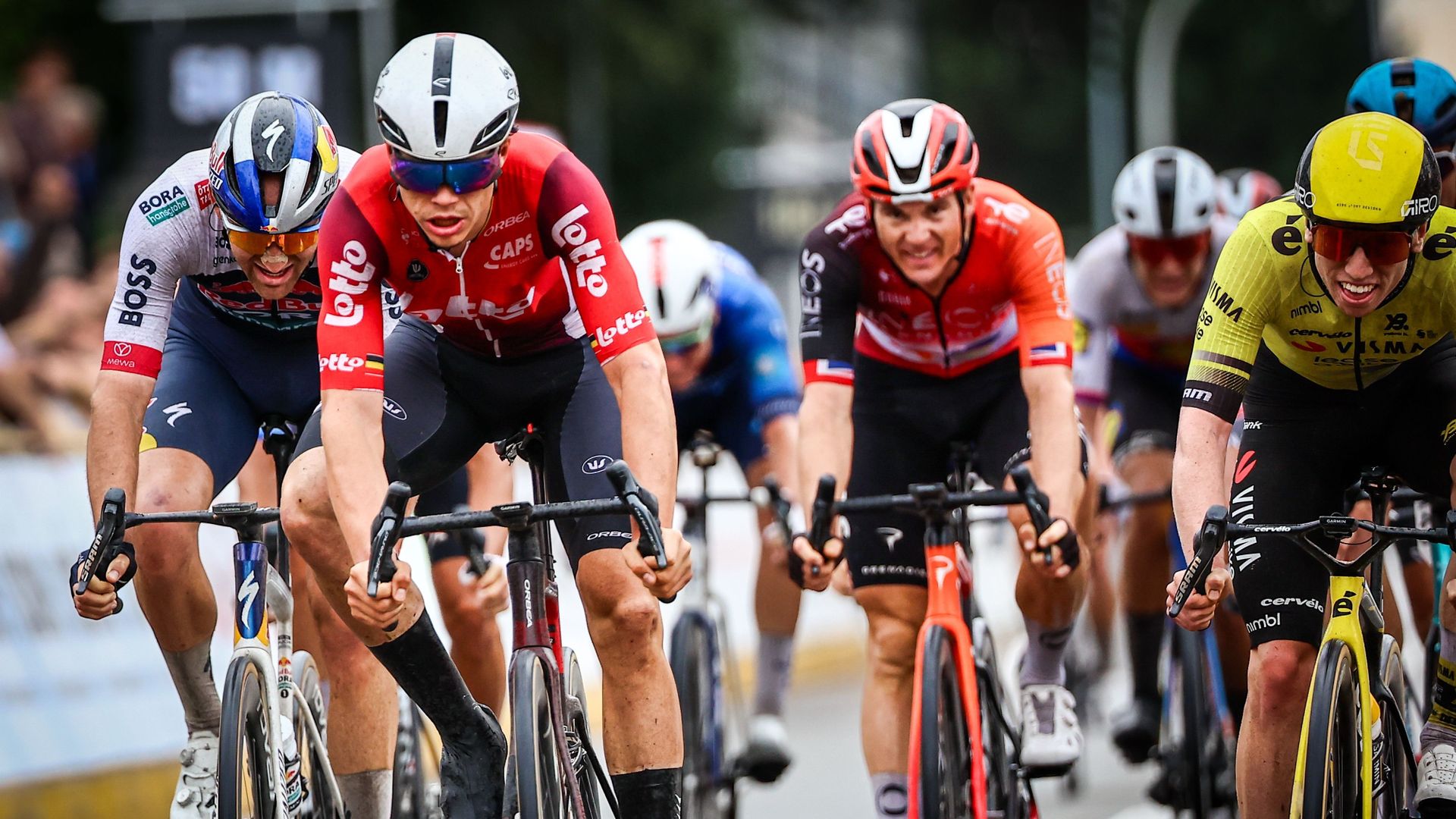 Direct vidéo Paris-Tours : Arnaud De Lie au cœur d’un joli plateau de sprinteurs