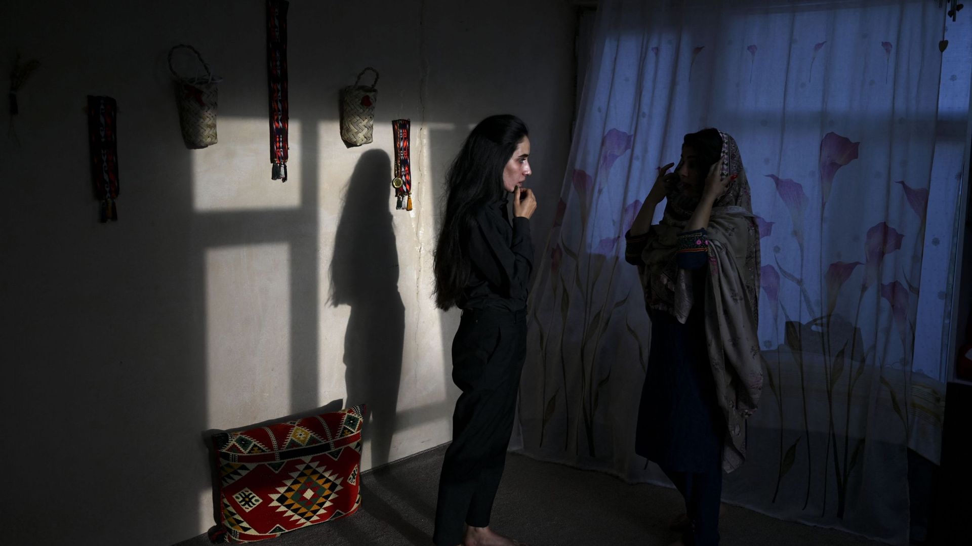 Les femmes afghanes se voient limiter leurs libertés.