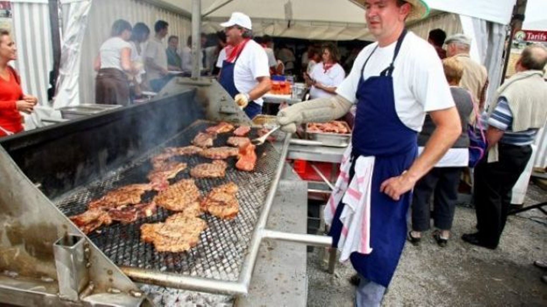 Barbecues: la viande marinée à la bière réduit les substances toxiques 