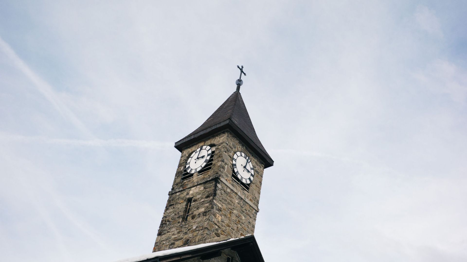 l'Eglise catholique suisse commande une étude indépendante universitaire pour faire la lumière sur les agressions sexuelles commises en son sein depuis le milieu du 20e siècle et "tirer les leçons" du passé.
