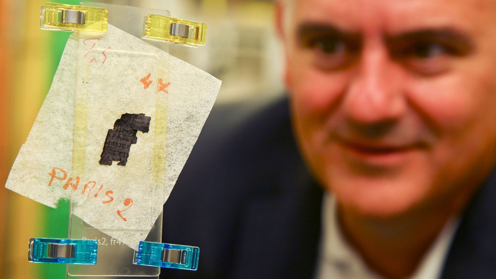 Un accélérateur de particules pour révéler les secrets de papyrus vieux de 2.000 ans