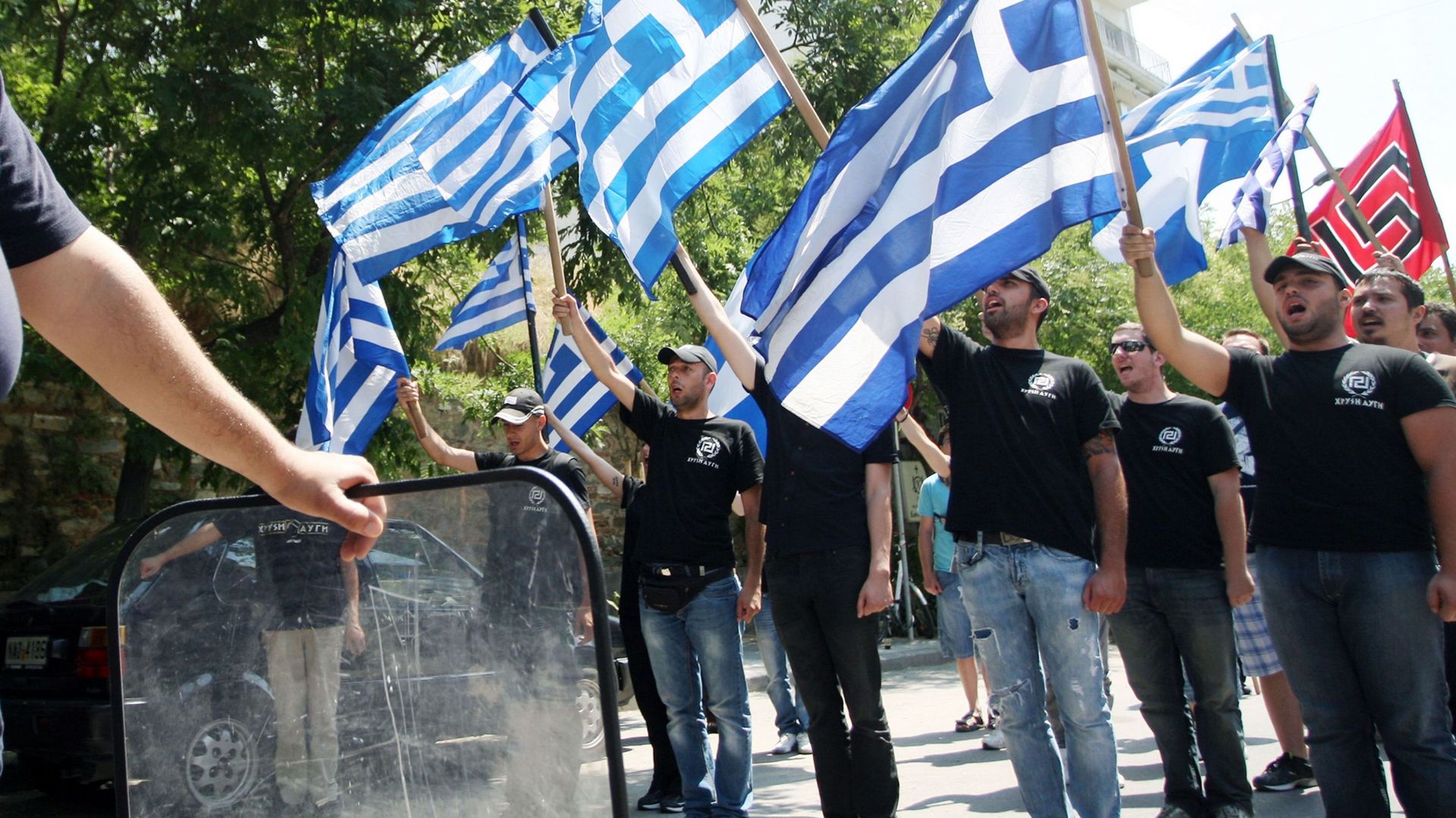 Grèce: violente explosion à Athènes, dans un climat politique trouble