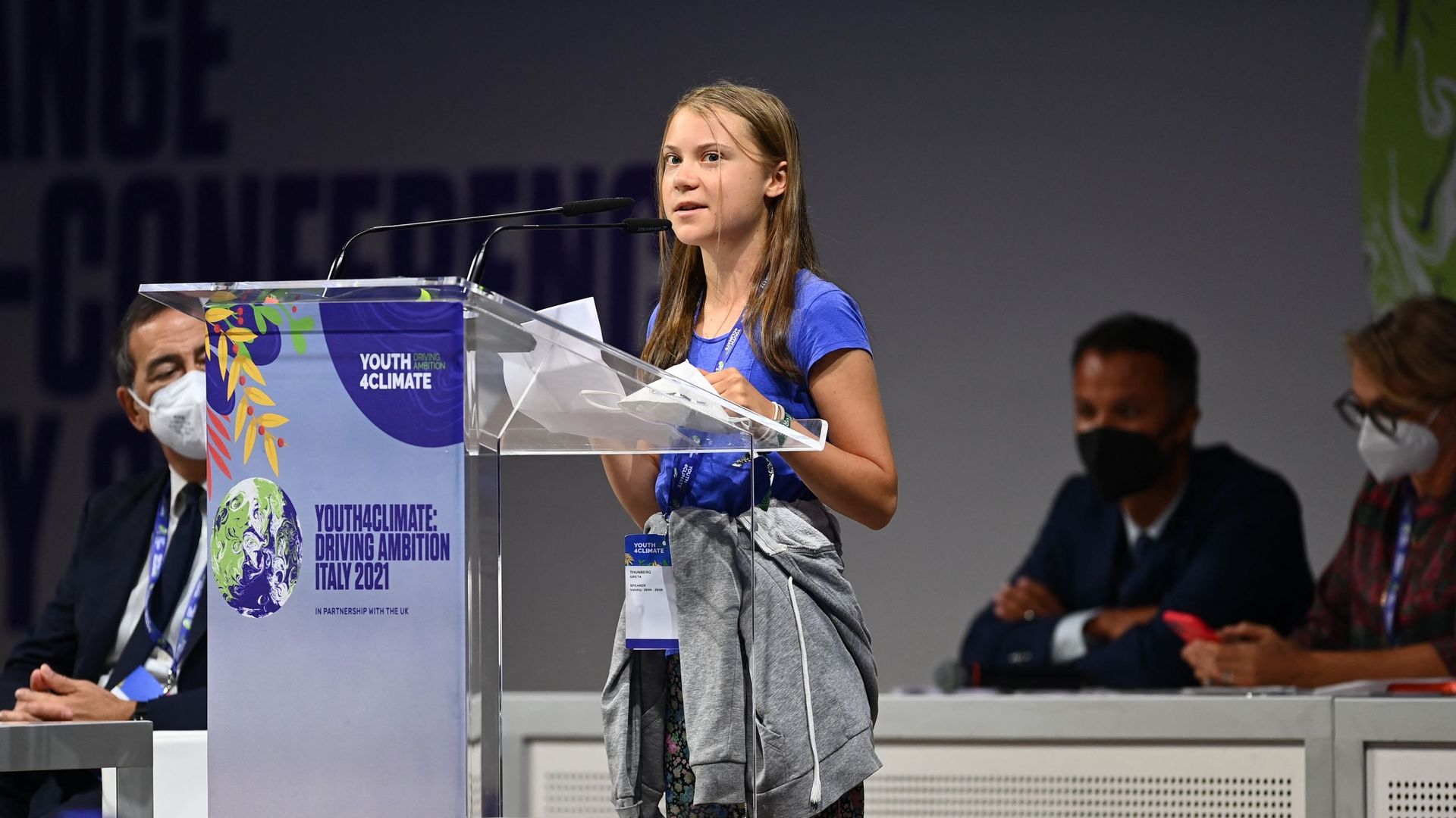 Greta Thunberg prononce un discours à Milan le 28 septembre 2021.