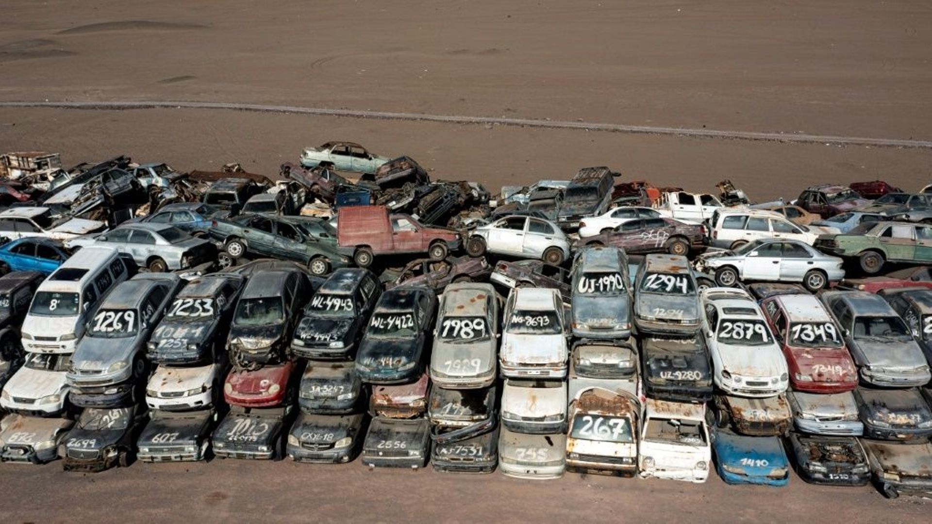 L'écosystème unique du désert d'Atacama menacé par les déchets du monde.