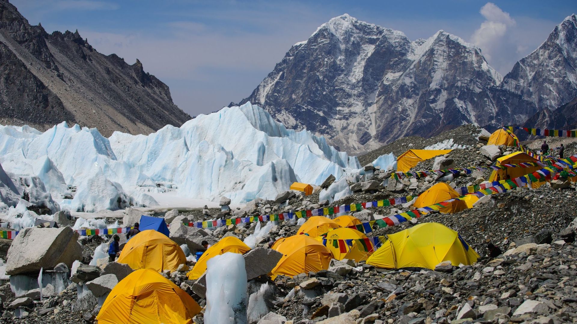 L’Everest doit déplacer son camp de base pour l’ascension à cause de la fonte des glaciers