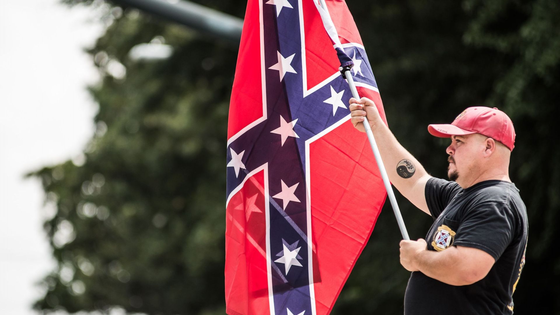 Racisme aux États-Unis: le drapeau confédéré, une bannière qui divise toujours l'Amérique