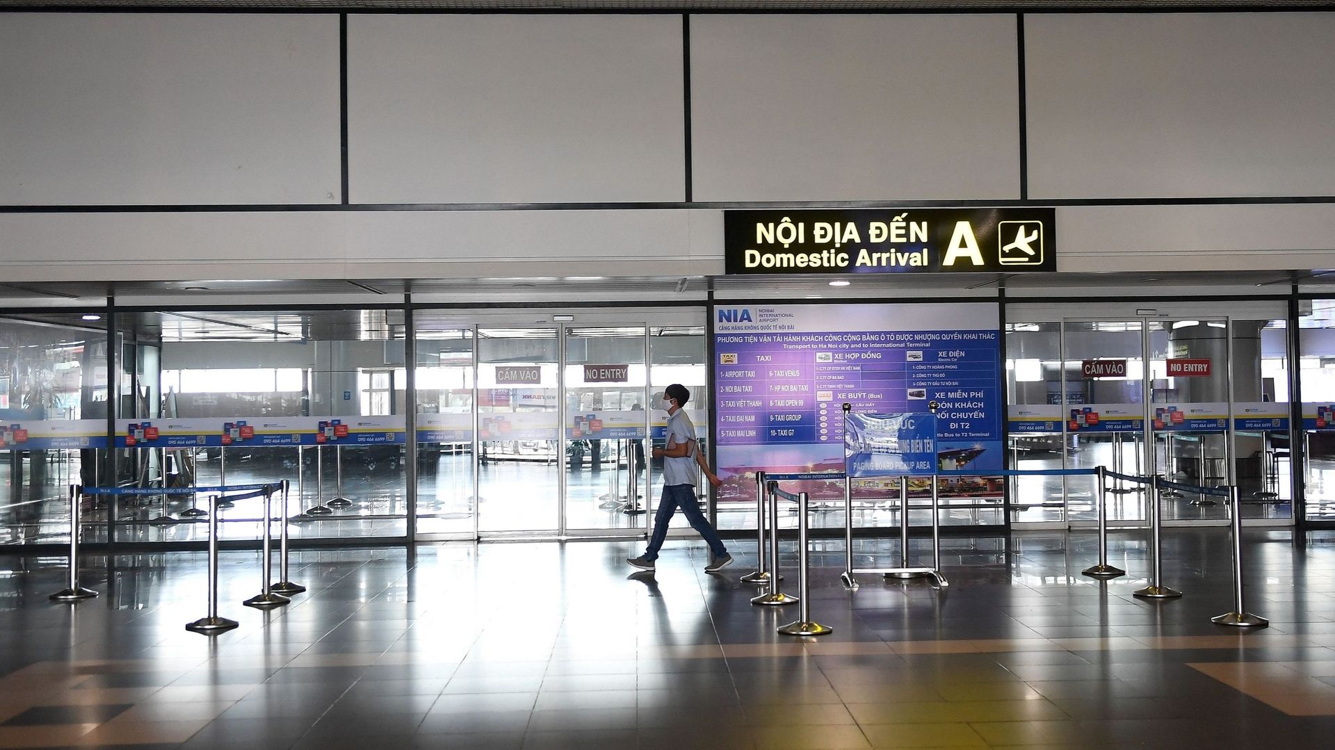 L’arrivée des vols internationaux à l’aéroport Noi Bai de Hanoi va être suspendue à partir de mardi