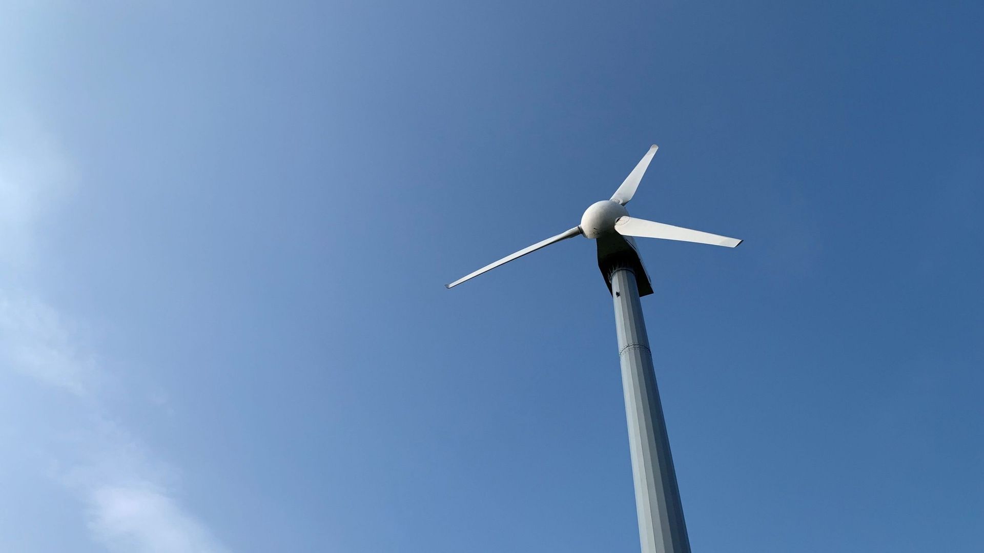 Alternatives énergétiques : une éolienne dans le jardin ? 