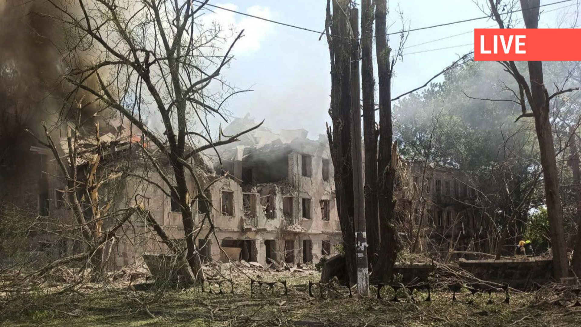 Des images de la clinique de Dnipro, détruite par un missile russe.