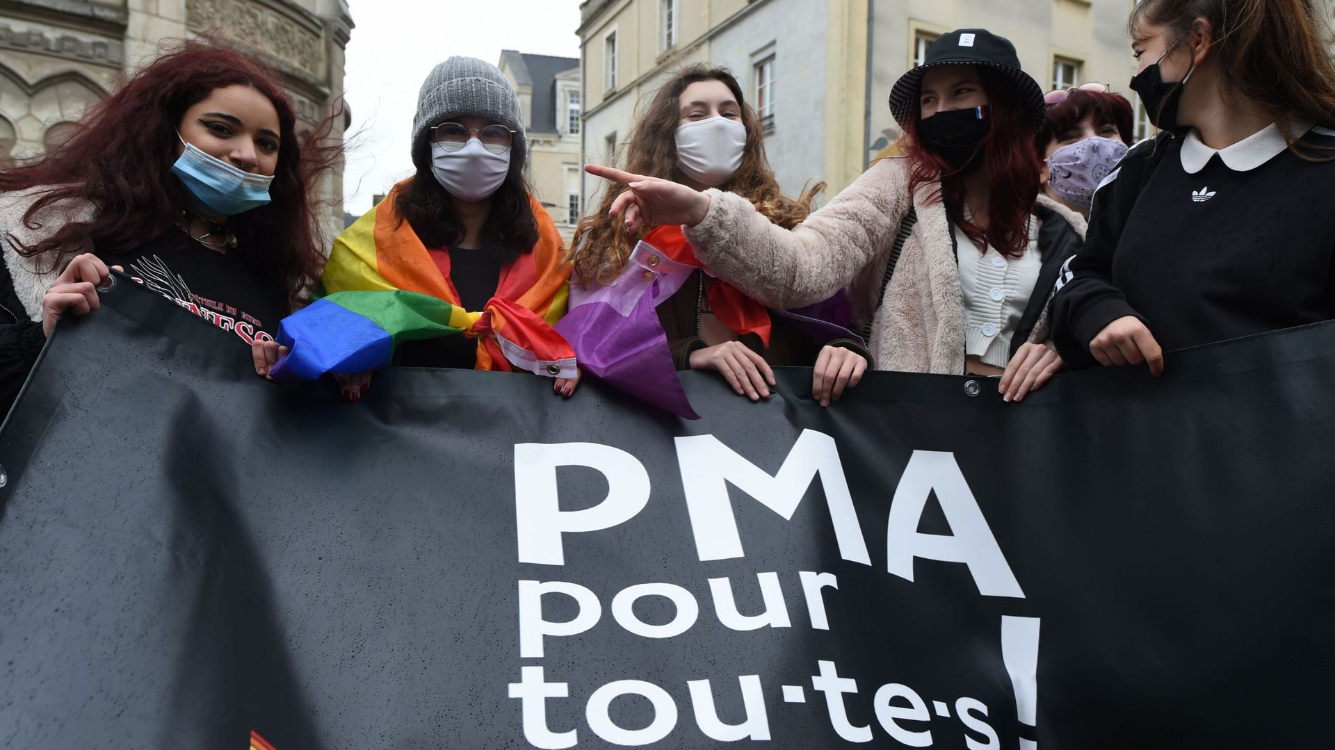 France : le Sénat rejette l'ouverture de la PMA pour toutes, un projet de loi "dénaturé" selon ses partisans