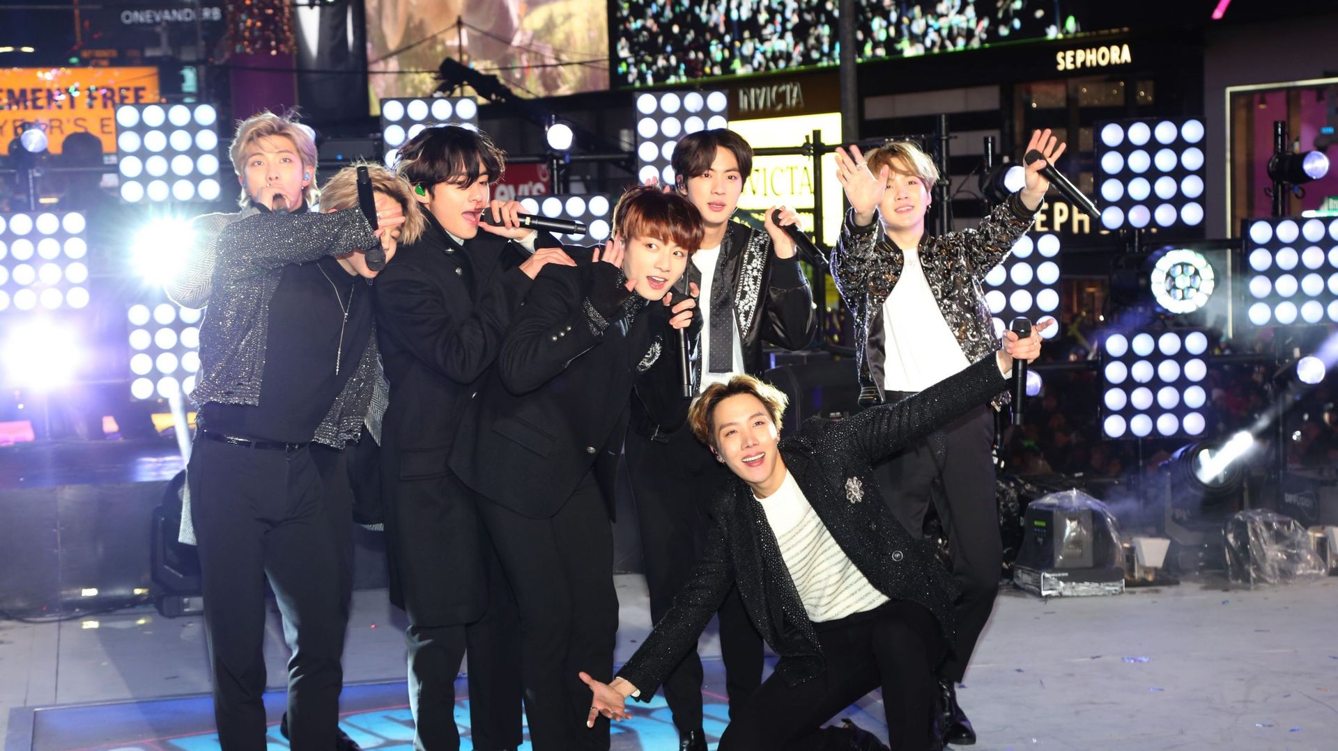 Le label des rois de la K-pop, BTS, fait une entrée remarquée à la Bourse sud-coréenne