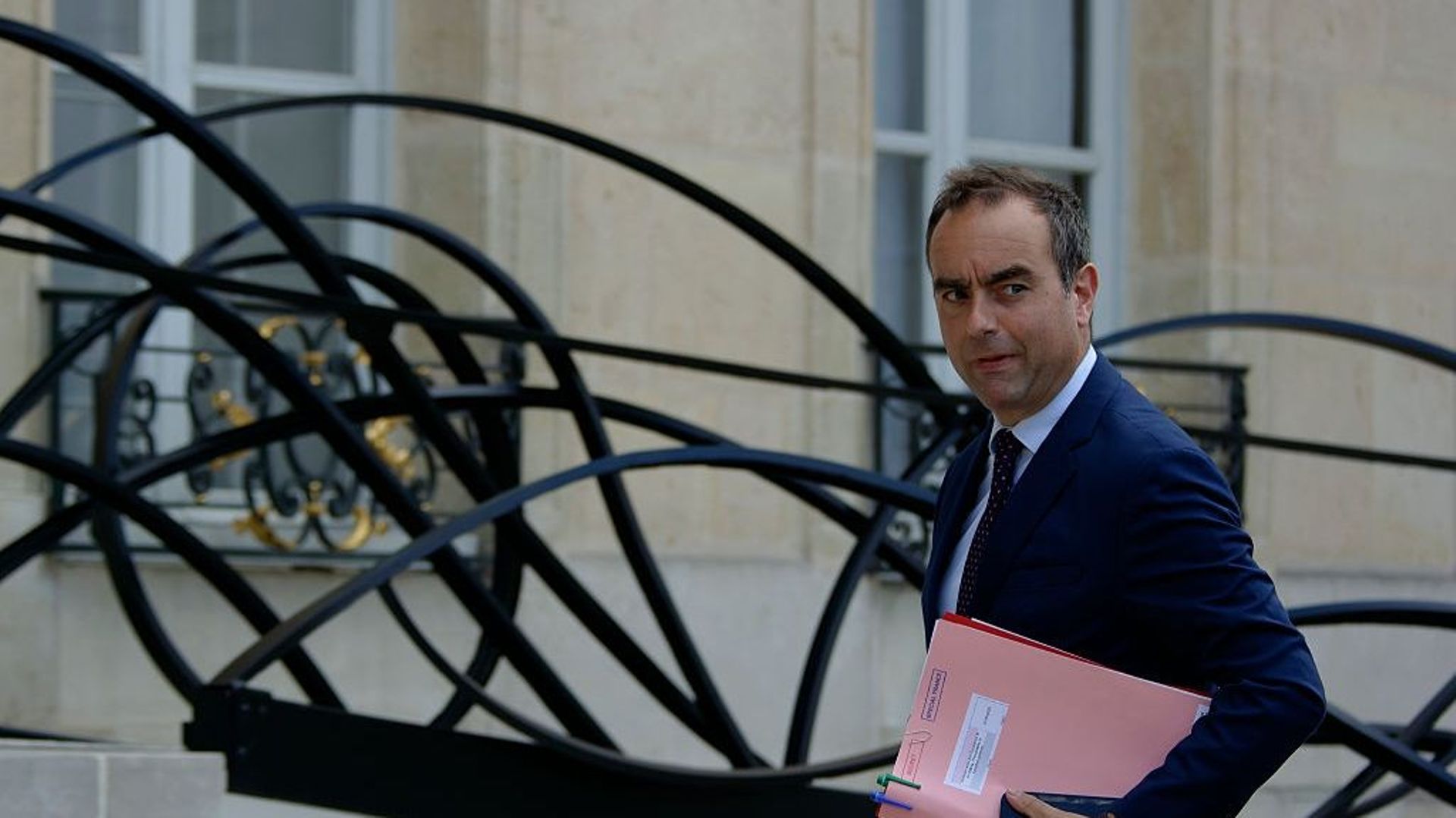 France : le président Emmanuel Macron dissoudra l'Assemblée si le Premier ministre Sébastien Lecornu est censuré