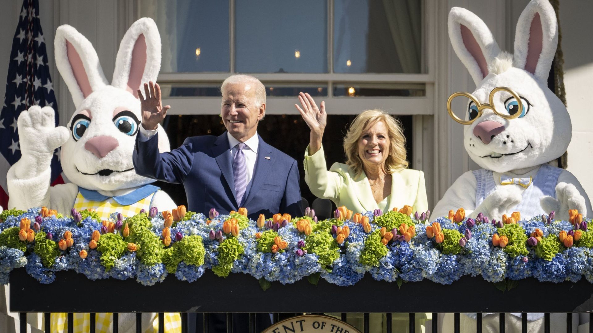 Le président Joe Biden et la première dame Jill Biden assistent au rouleau d’œufs de Pâques annuel sur la pelouse sud de la Maison Blanche le 10 avril 2023 à Washington, DC.
